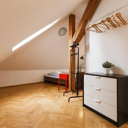 Luxurious Loft At Zizkov * פראג