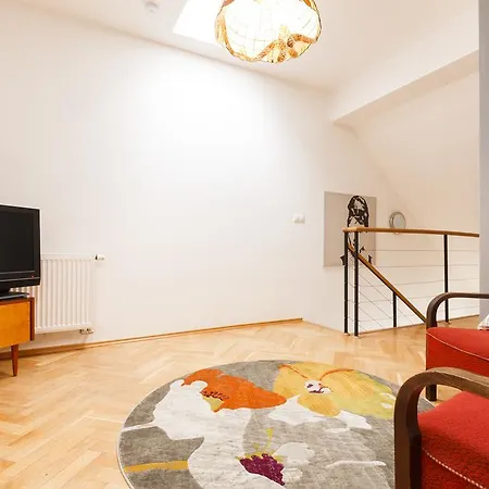 Luxurious Loft At Zizkov דירה פראג